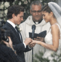 赞达亚荷兰弟结婚照疑曝光 交换戒指画面幸福甜蜜