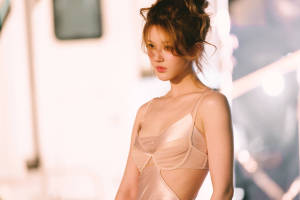 ��¶˼�̾�������ͷ����鶯 ������ȹ��������